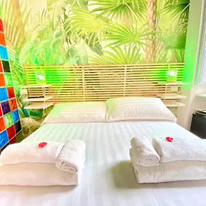 2* Bed & Breakfast Kiss Me Luxury